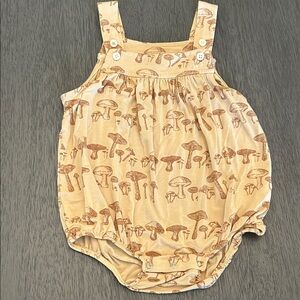 Kate Quinn Tan Mushroom Print Bubble